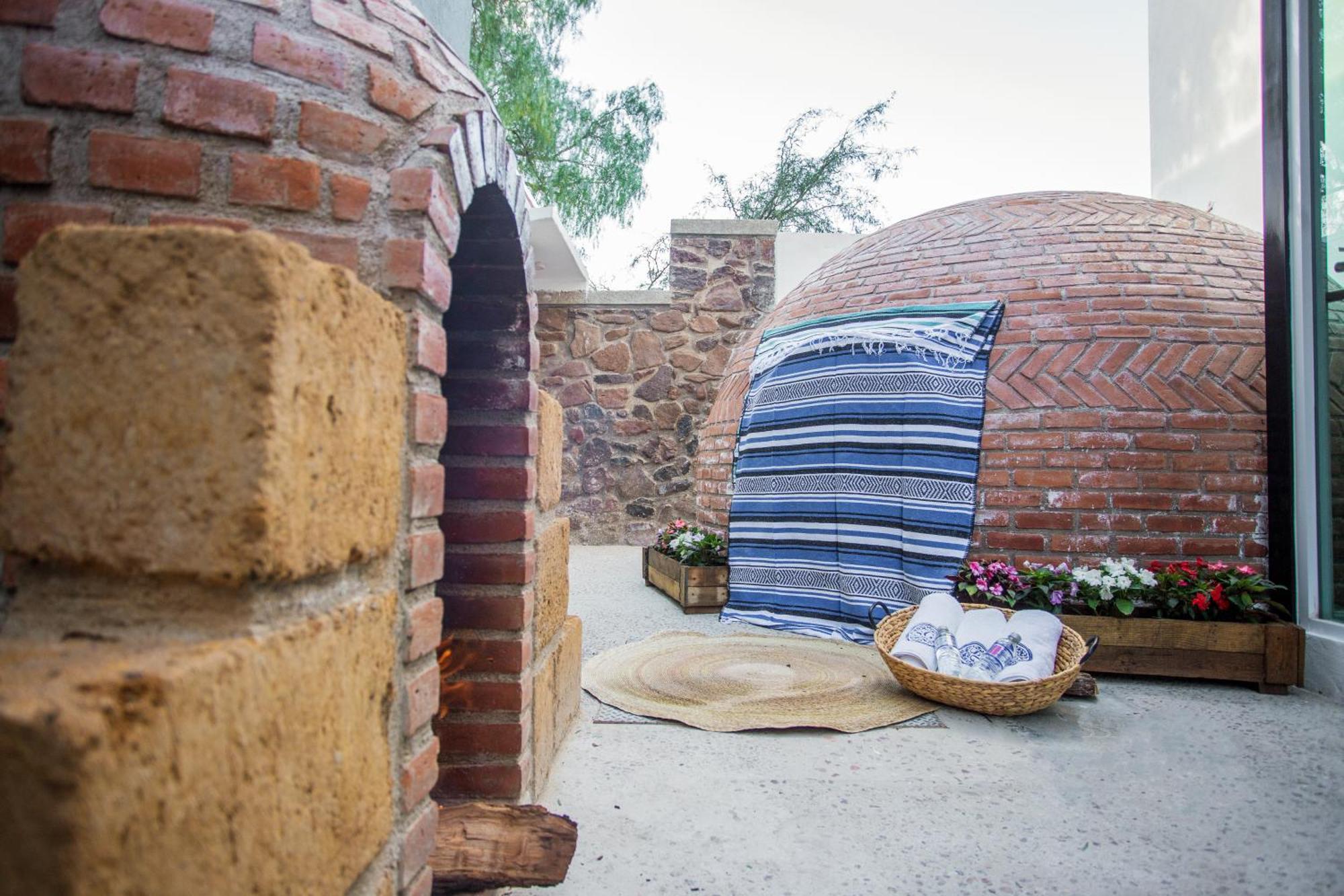 Saint George Hotel - Spa & Temazcal 特基斯基亚潘 外观 照片
